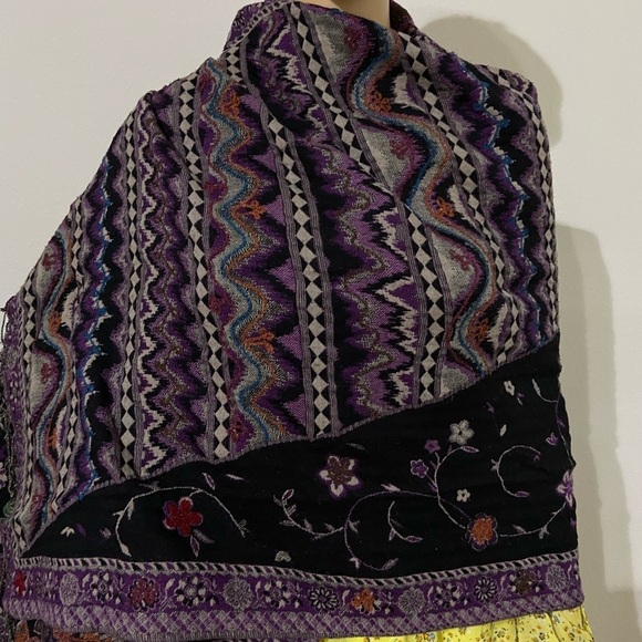 VINTAGE SCARF/WRAP - Picture 4 of 9